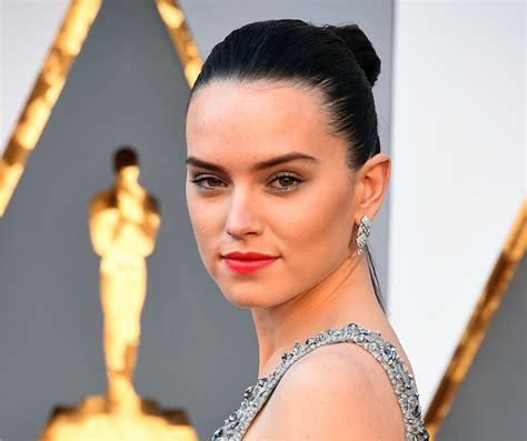 Daisy Ridley Just Got Real About What PCOS Does to Your Skin